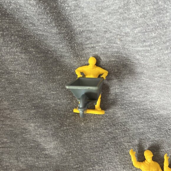 TOY PLASTIC CONSTRUCTION WORKERS 1.5" FIGURES SLEDGE HAMMER, SHOVEL, WHEELBARROW - Picture 2 of 5